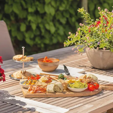 Villa 63 - Luxurious Town With Big Garden In Old Knokke-Heist