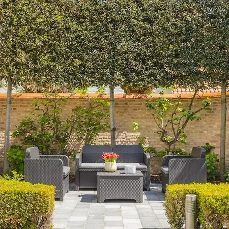 63 - Luxurious Town With Big Garden In Old Knokke-Heist